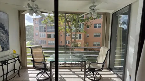 2801 Somerset Drive Lauderdale Lakes FL 33311