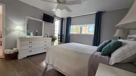 2801 Somerset Drive Lauderdale Lakes FL 33311