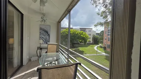 2801 Somerset Drive Lauderdale Lakes FL 33311
