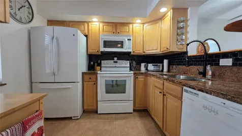 2801 Somerset Drive Lauderdale Lakes FL 33311