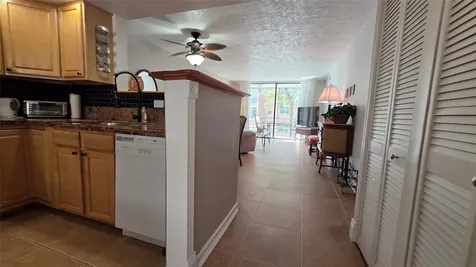 2801 Somerset Drive Lauderdale Lakes FL 33311
