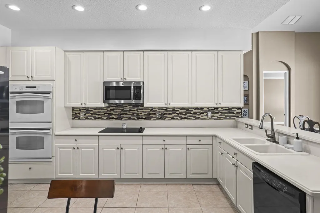 1884 SW Jamesport Drive Port St Lucie FL 34953