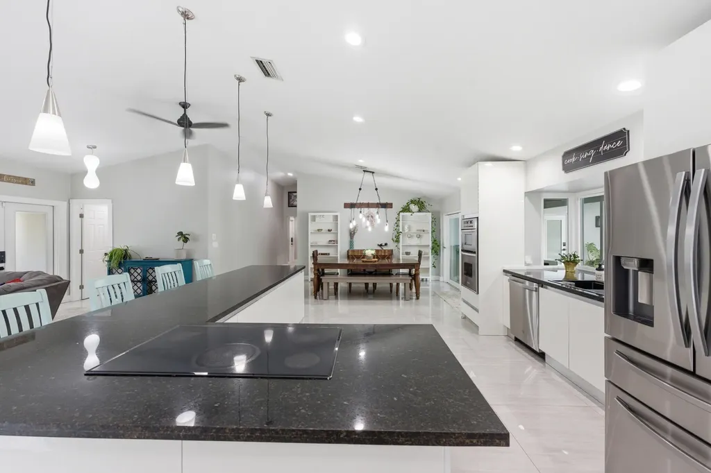 1537 NW 108th Way Coral Springs FL 33071