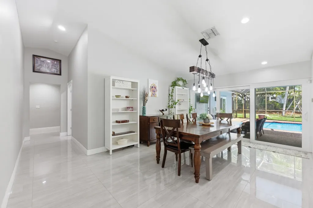 1537 NW 108th Way Coral Springs FL 33071