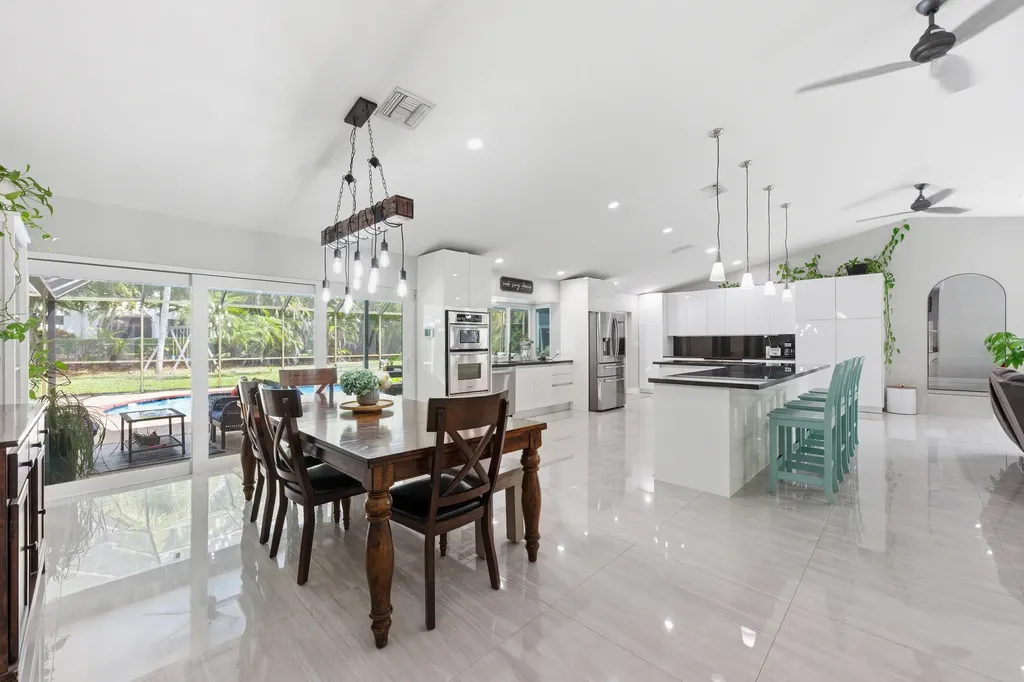 1537 NW 108th Way Coral Springs FL 33071