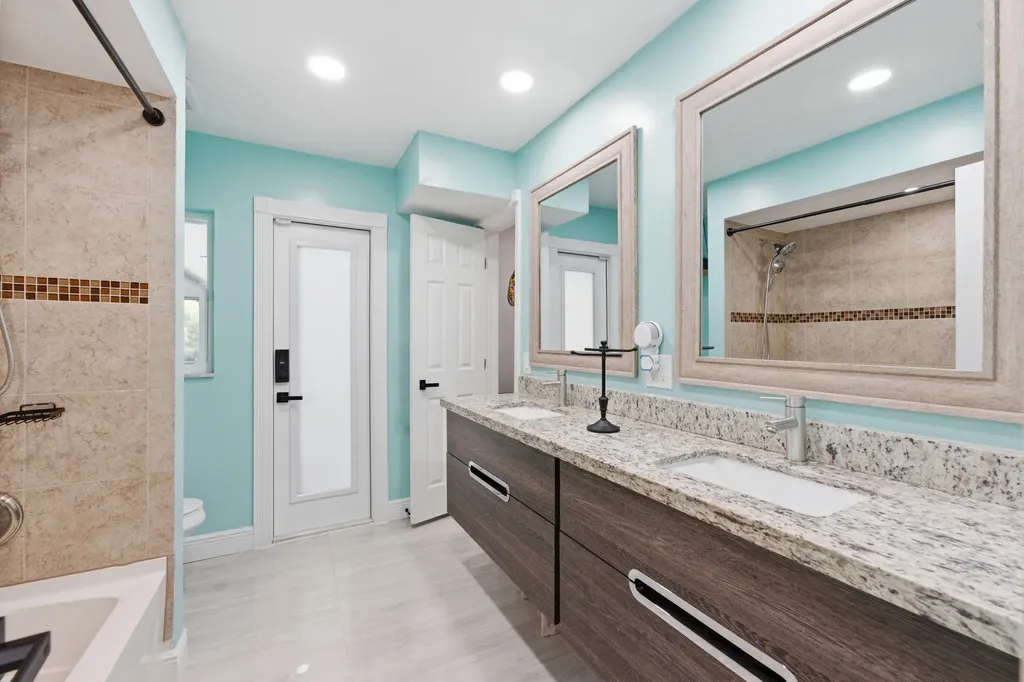 1537 NW 108th Way Coral Springs FL 33071