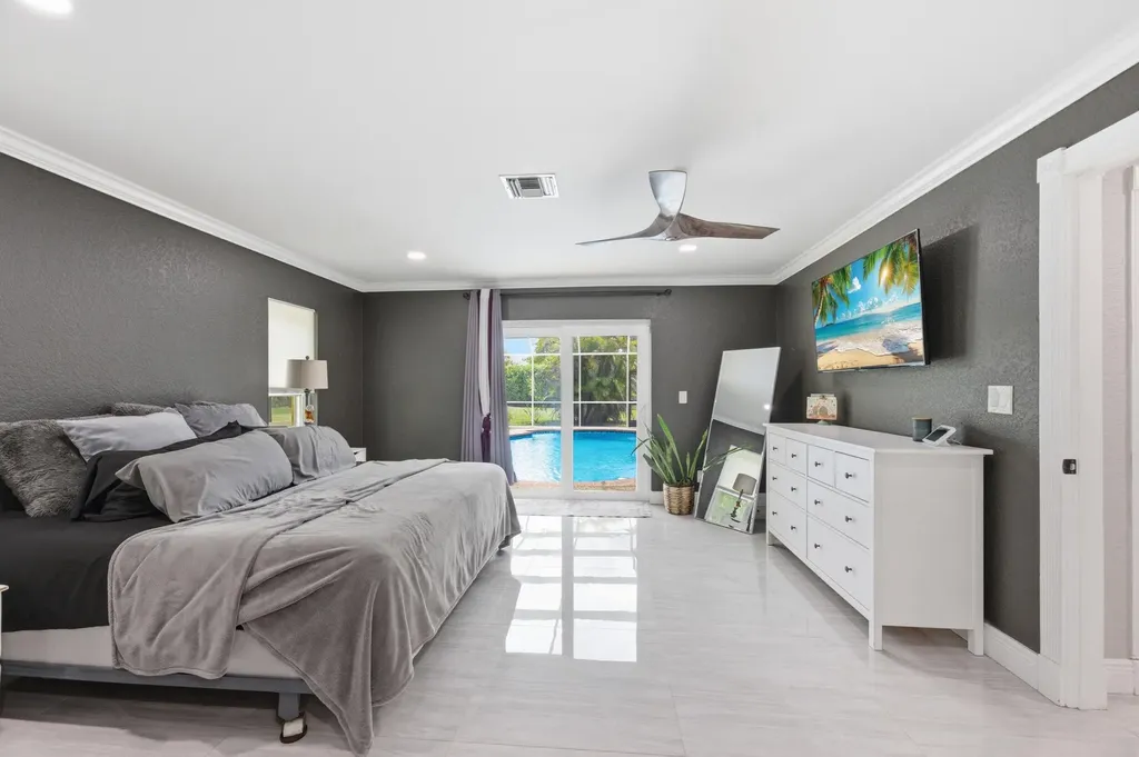 1537 NW 108th Way Coral Springs FL 33071