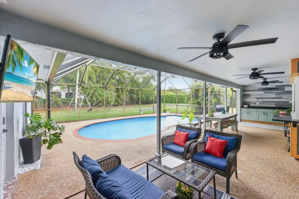 1537 NW 108th Way Coral Springs FL 33071