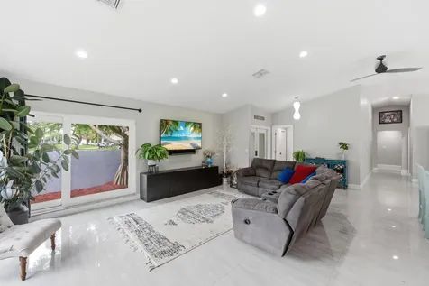 1537 NW 108th Way Coral Springs FL 33071