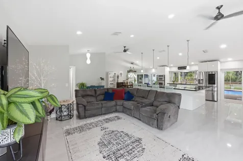1537 NW 108th Way Coral Springs FL 33071