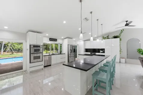 1537 NW 108th Way Coral Springs FL 33071
