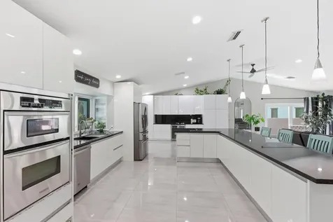 1537 NW 108th Way Coral Springs FL 33071