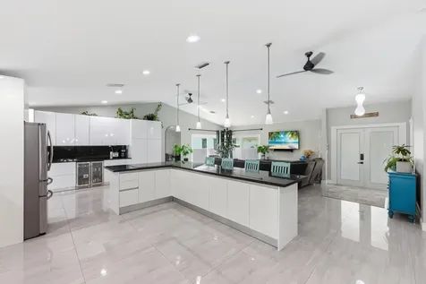 1537 NW 108th Way Coral Springs FL 33071