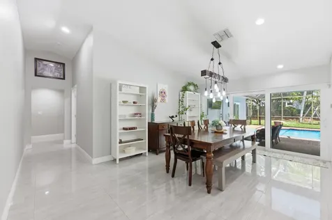 1537 NW 108th Way Coral Springs FL 33071