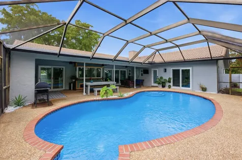 1537 NW 108th Way Coral Springs FL 33071