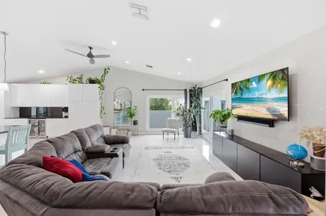 1537 NW 108th Way Coral Springs FL 33071