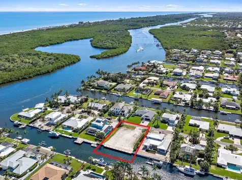 8531 SE Driftwood Street Hobe Sound FL 33455