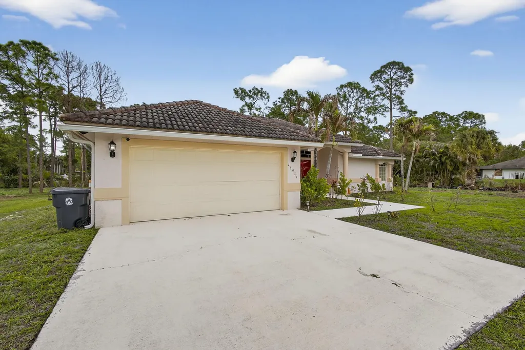16931 N 78th Road Road N The Acreage FL 33470