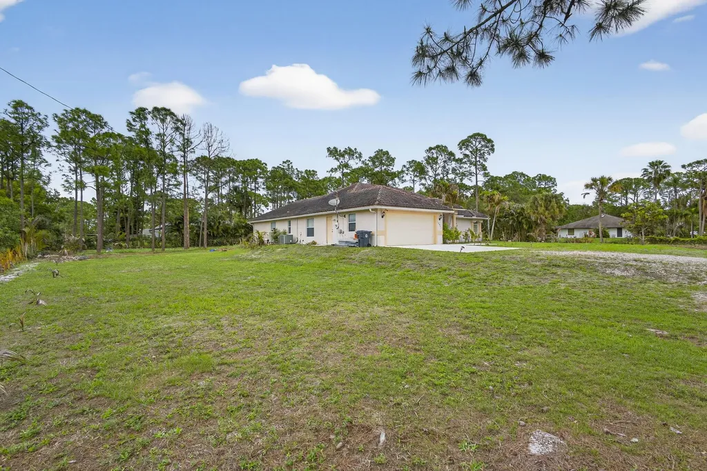 16931 N 78th Road Road N The Acreage FL 33470