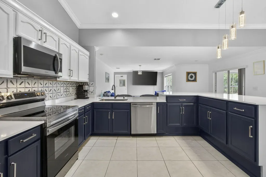16931 N 78th Road Road N The Acreage FL 33470