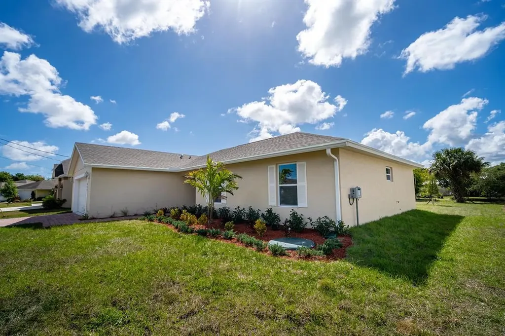 986 SW Romaine Lane Port St Lucie FL 34953