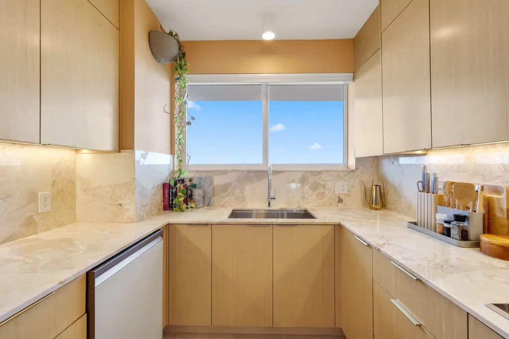 333 Sunset Drive Fort Lauderdale FL 33301