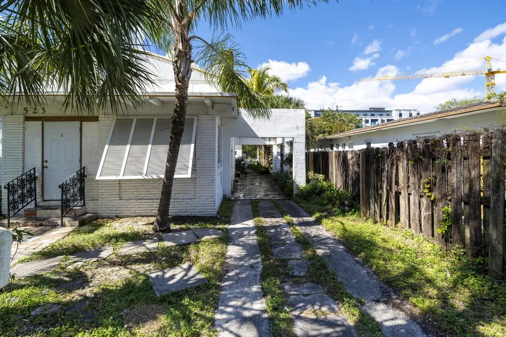 523 NE 2nd Avenue Fort Lauderdale FL 33301