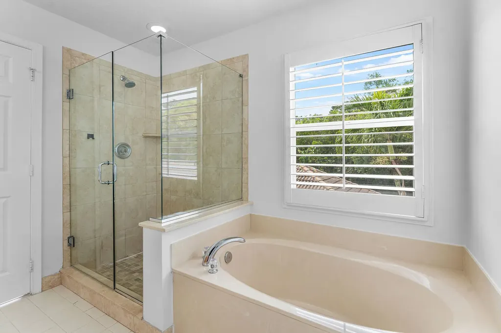 8058 Murano Circle Palm Beach Gardens FL 33418