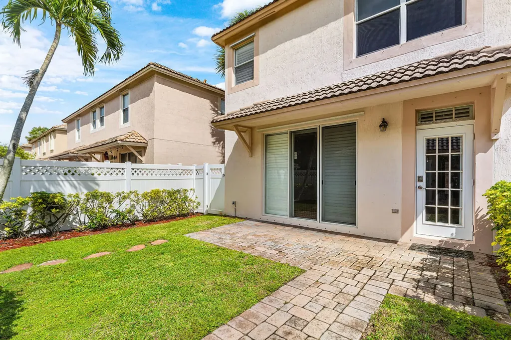 8058 Murano Circle Palm Beach Gardens FL 33418
