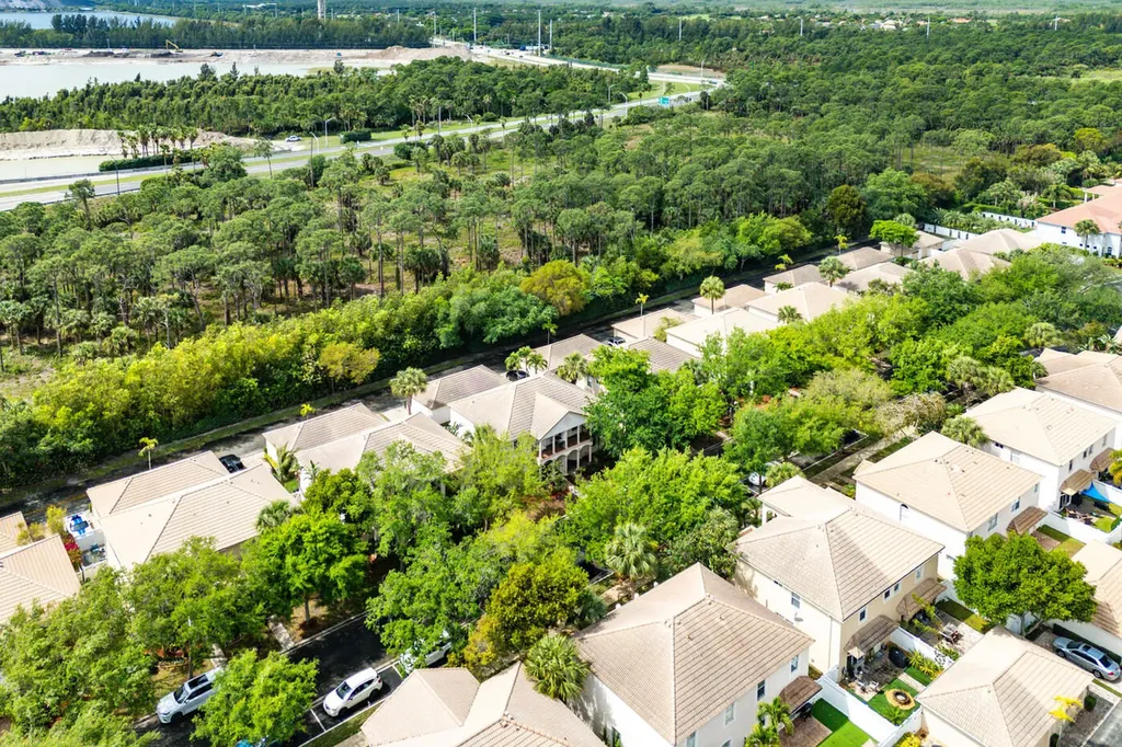 8058 Murano Circle Palm Beach Gardens FL 33418