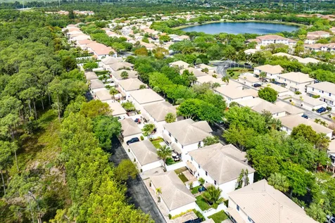 8058 Murano Circle Palm Beach Gardens FL 33418