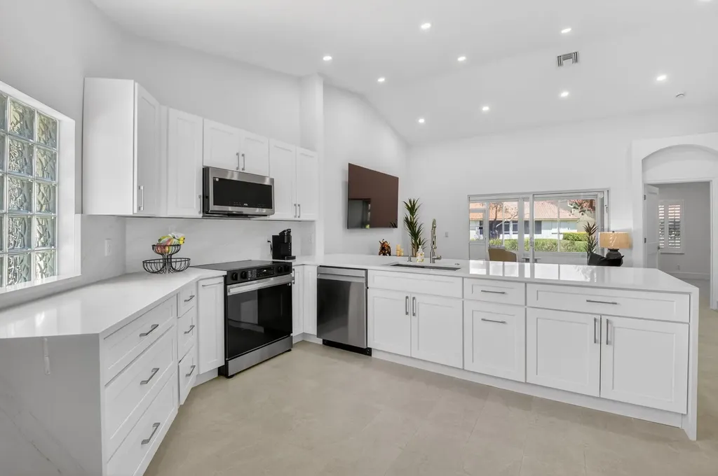 6171 Floral Lakes Drive Delray Beach FL 33484