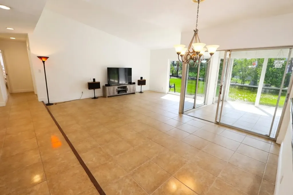 5667 Cameo Drive N Boca Raton FL 33433