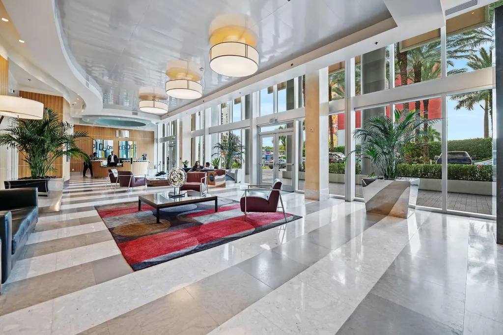 175 SW 7th Street Miami FL 33130