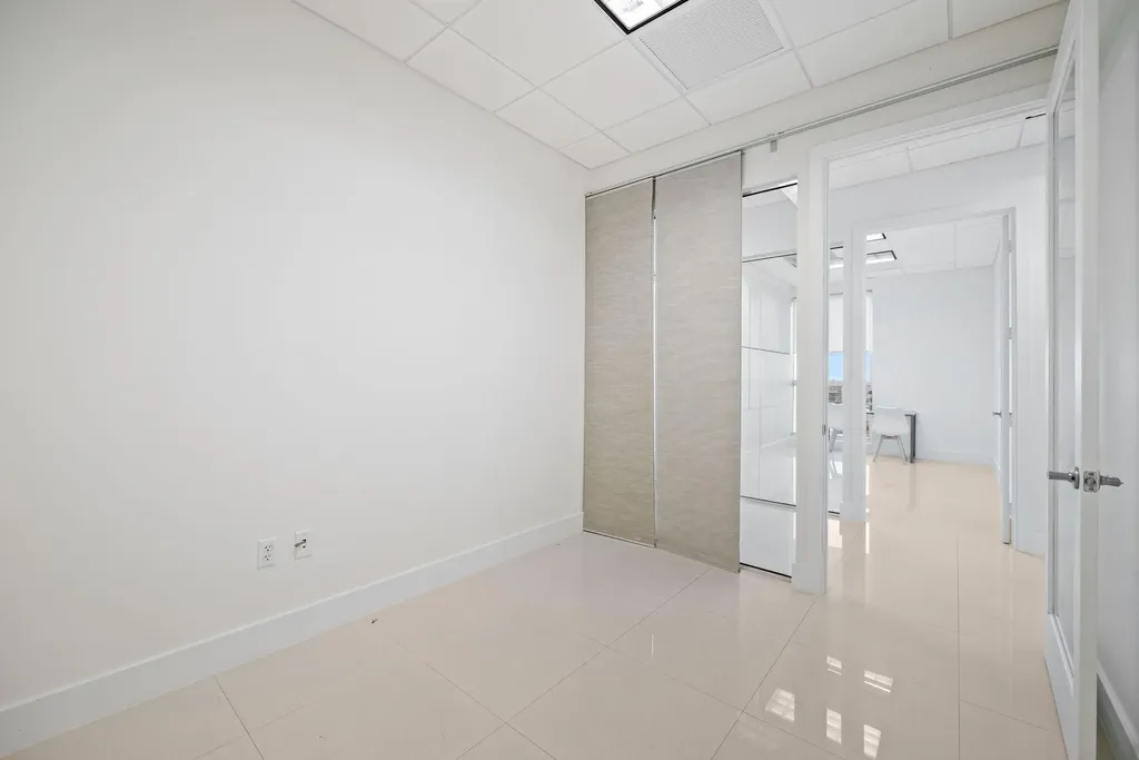 175 SW 7th Street Miami FL 33130