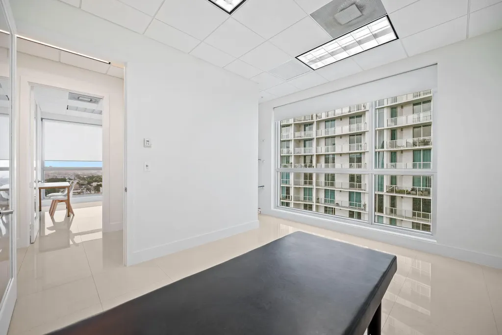 175 SW 7th Street Miami FL 33130