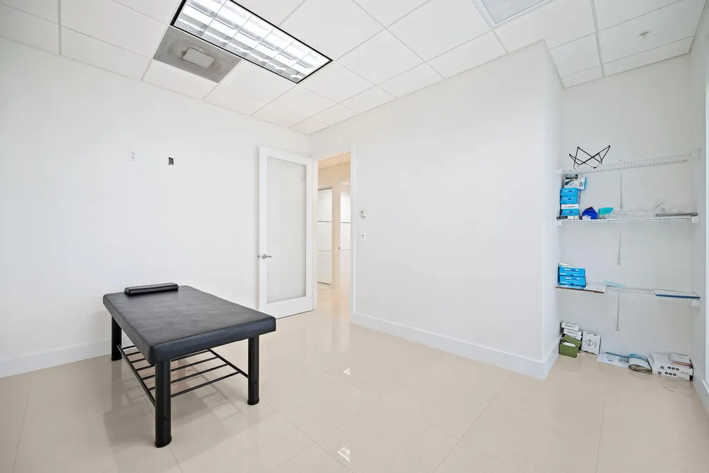 175 SW 7th Street Miami FL 33130
