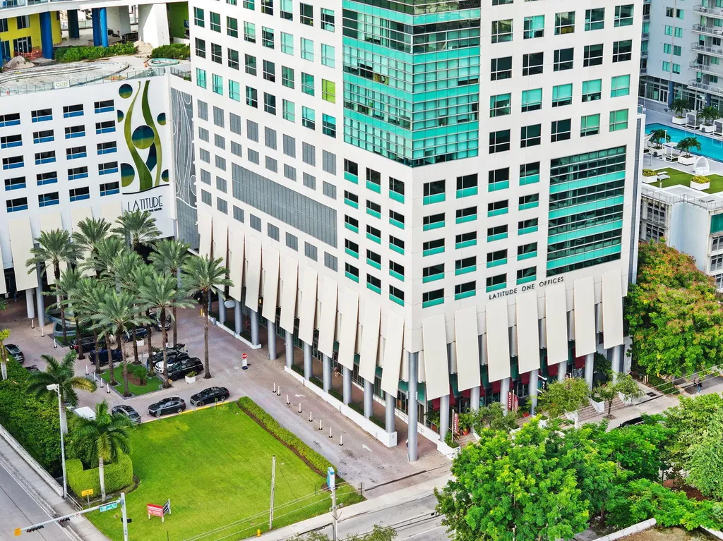 175 SW 7th Street Miami FL 33130