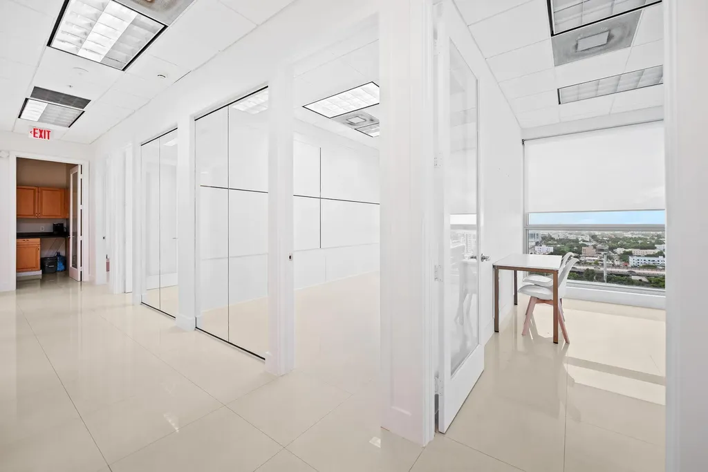 175 SW 7th Street Miami FL 33130
