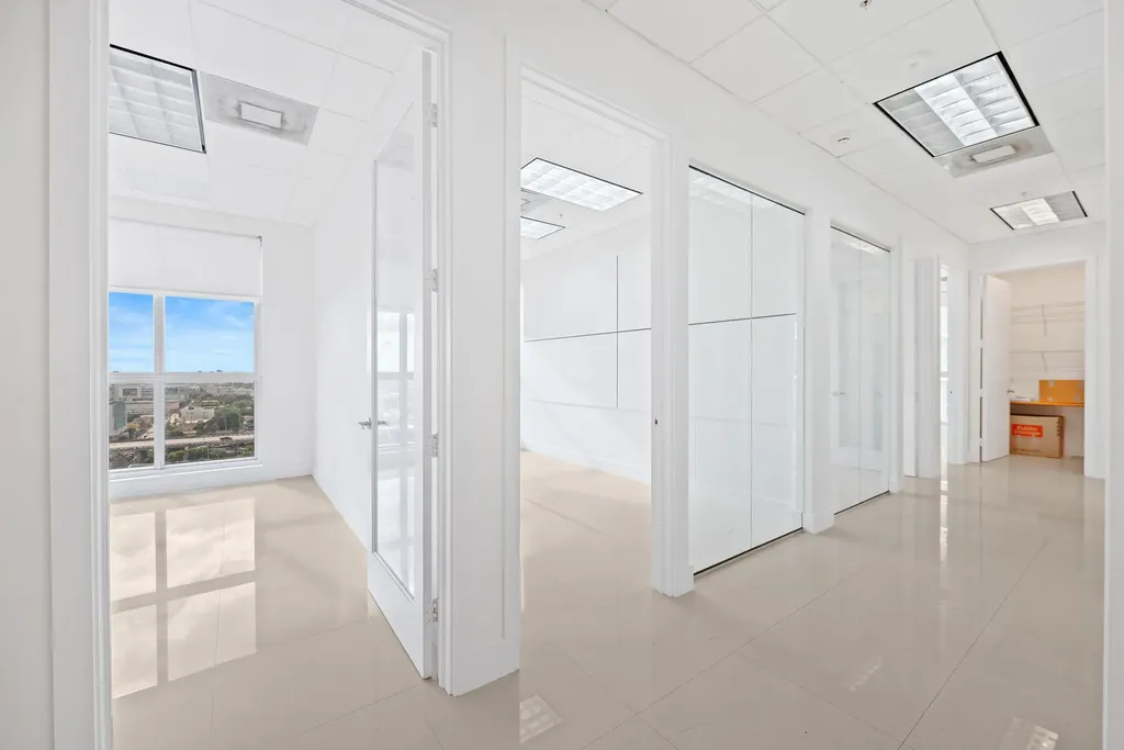 175 SW 7th Street Miami FL 33130