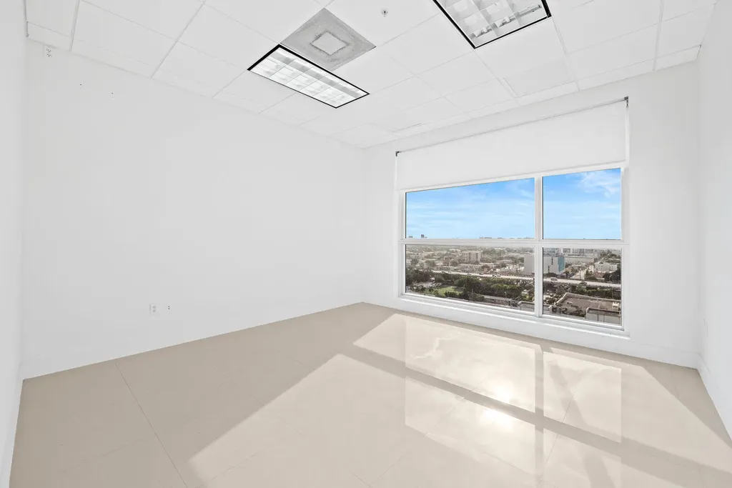 175 SW 7th Street Miami FL 33130