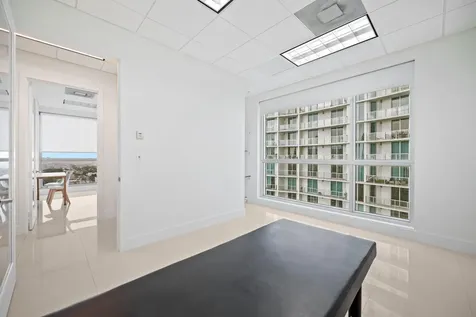 175 SW 7th Street Miami FL 33130