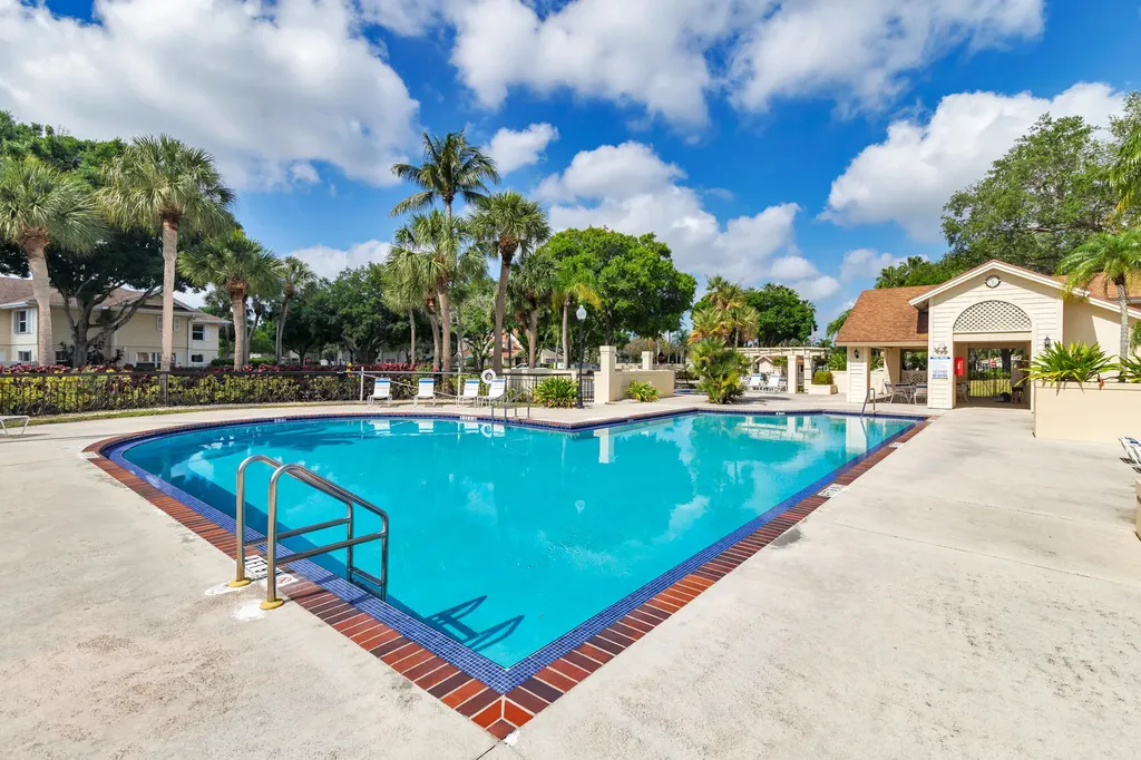 8142 Bridgewater Court Lake Clarke Shores FL 33406