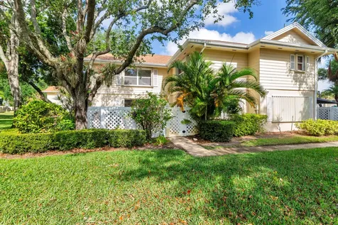 8142 Bridgewater Court Lake Clarke Shores FL 33406