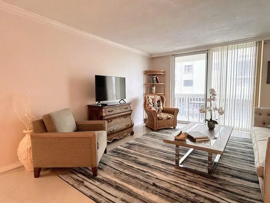 125 S Ocean Avenue Palm Beach Shores FL 33404