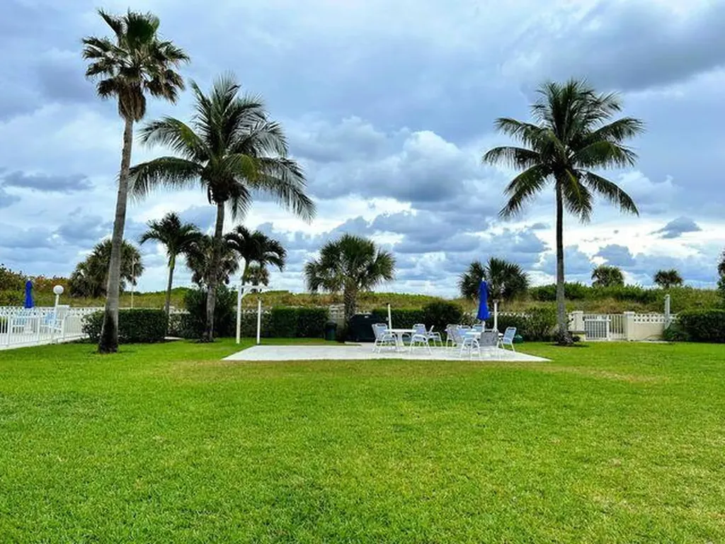 125 S Ocean Avenue Palm Beach Shores FL 33404