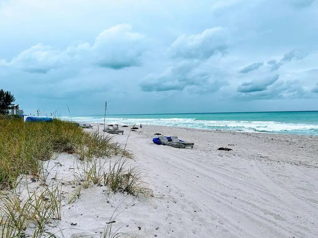 125 S Ocean Avenue Palm Beach Shores FL 33404
