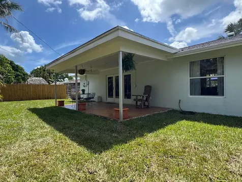 423 Beacon Street Tequesta FL 33469