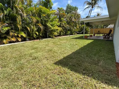 423 Beacon Street Tequesta FL 33469