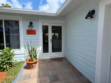 423 Beacon Street Tequesta FL 33469